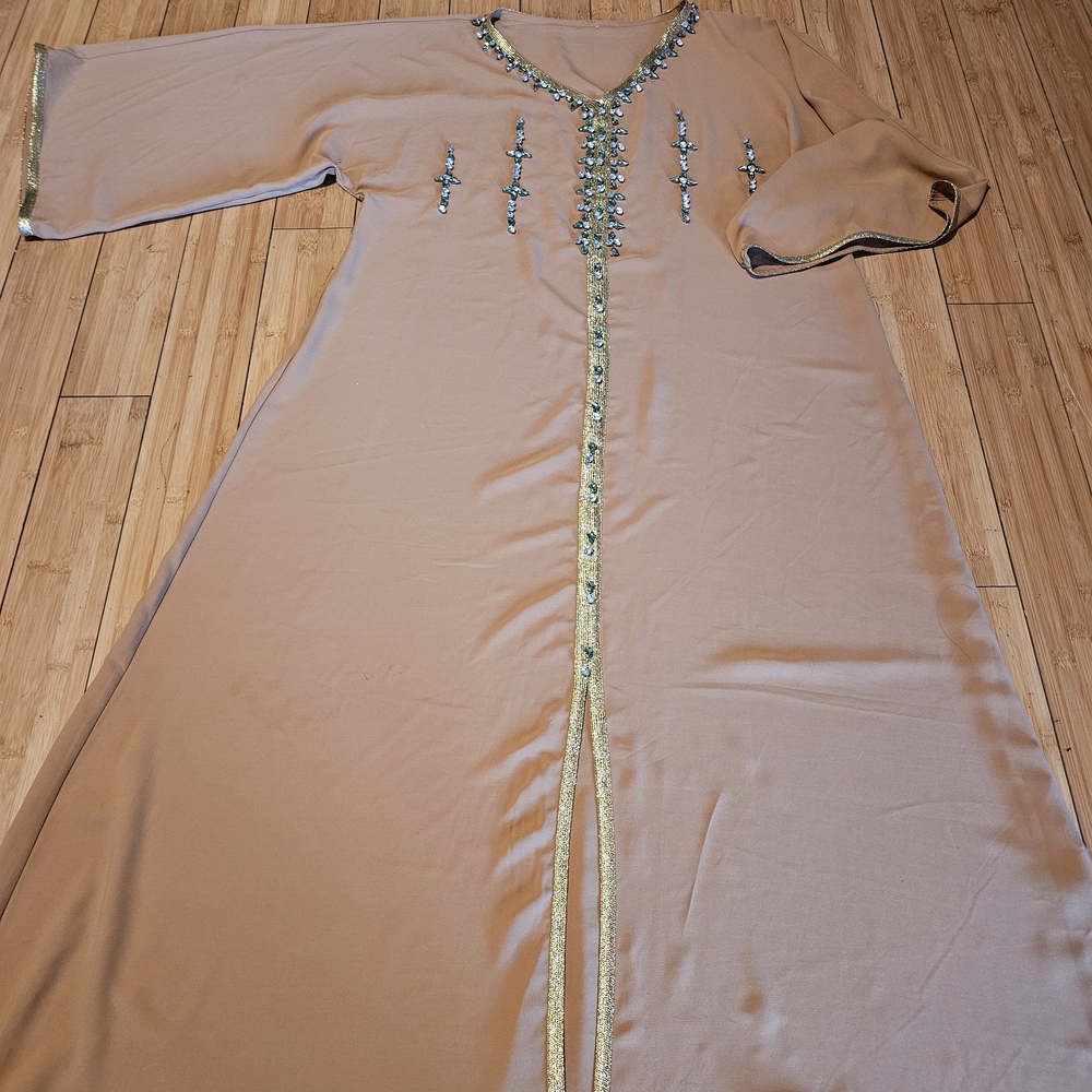 Elegant Tan Maxi Kaftan Dress with Green Embellishments - Picture 2 of 7